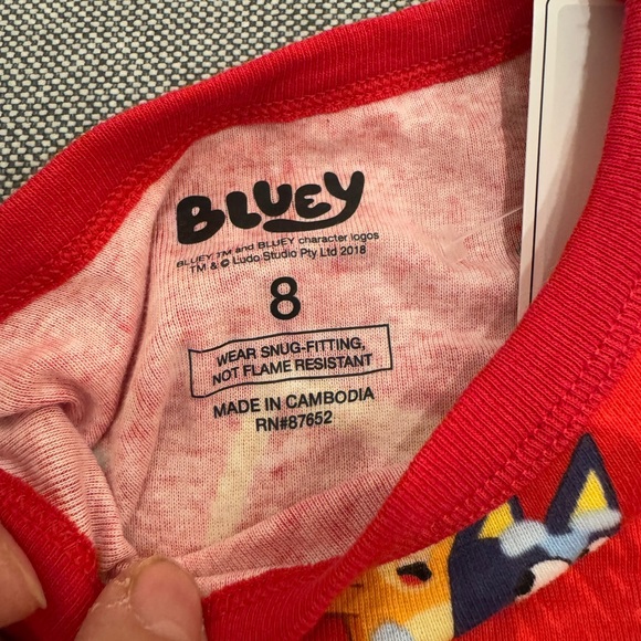 Bluey Valentine’s Day pajama size 8 NWT - Picture 2 of 4